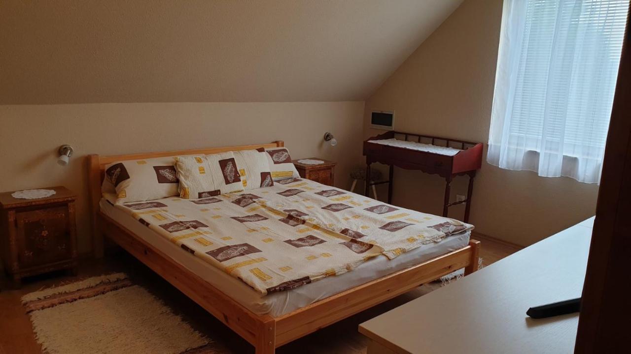 Ilona Apartmanok บาลาตงโบกลาร์ ภายนอก รูปภาพ