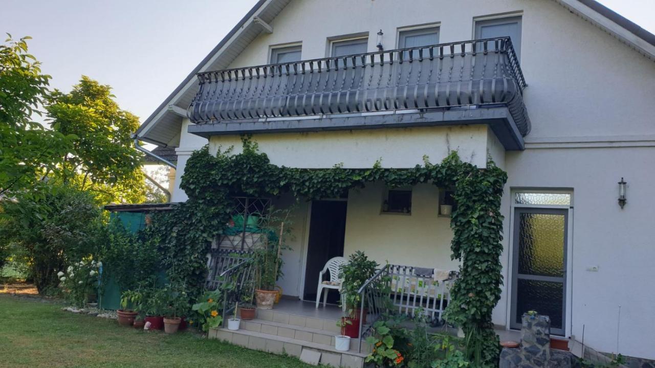 Ilona Apartmanok บาลาตงโบกลาร์ ภายนอก รูปภาพ