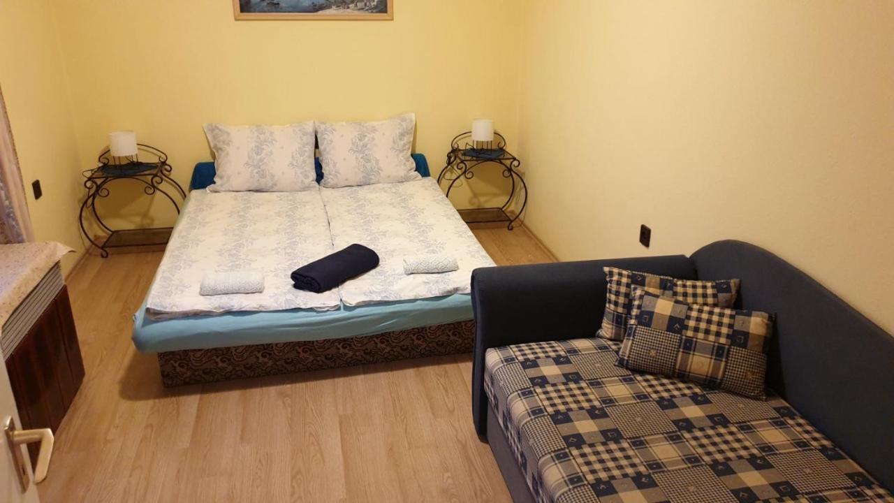 Ilona Apartmanok บาลาตงโบกลาร์ ภายนอก รูปภาพ