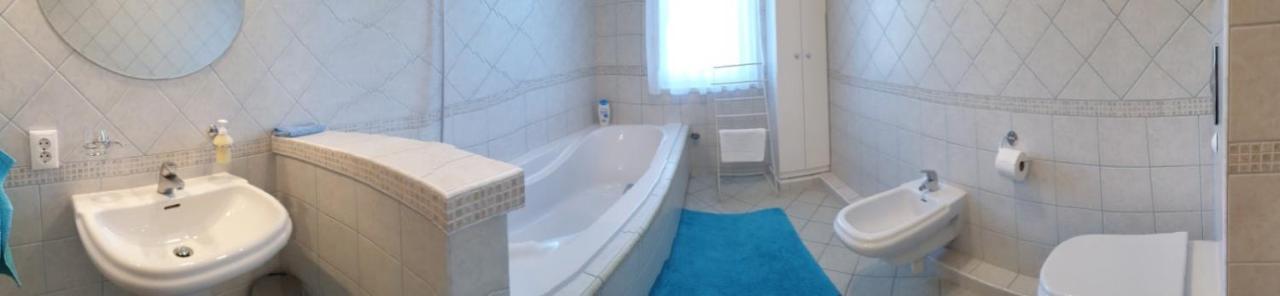 Ilona Apartmanok บาลาตงโบกลาร์ ภายนอก รูปภาพ